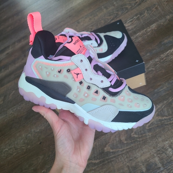 Nike Jordan Delta 2 - Picture 2 of 10